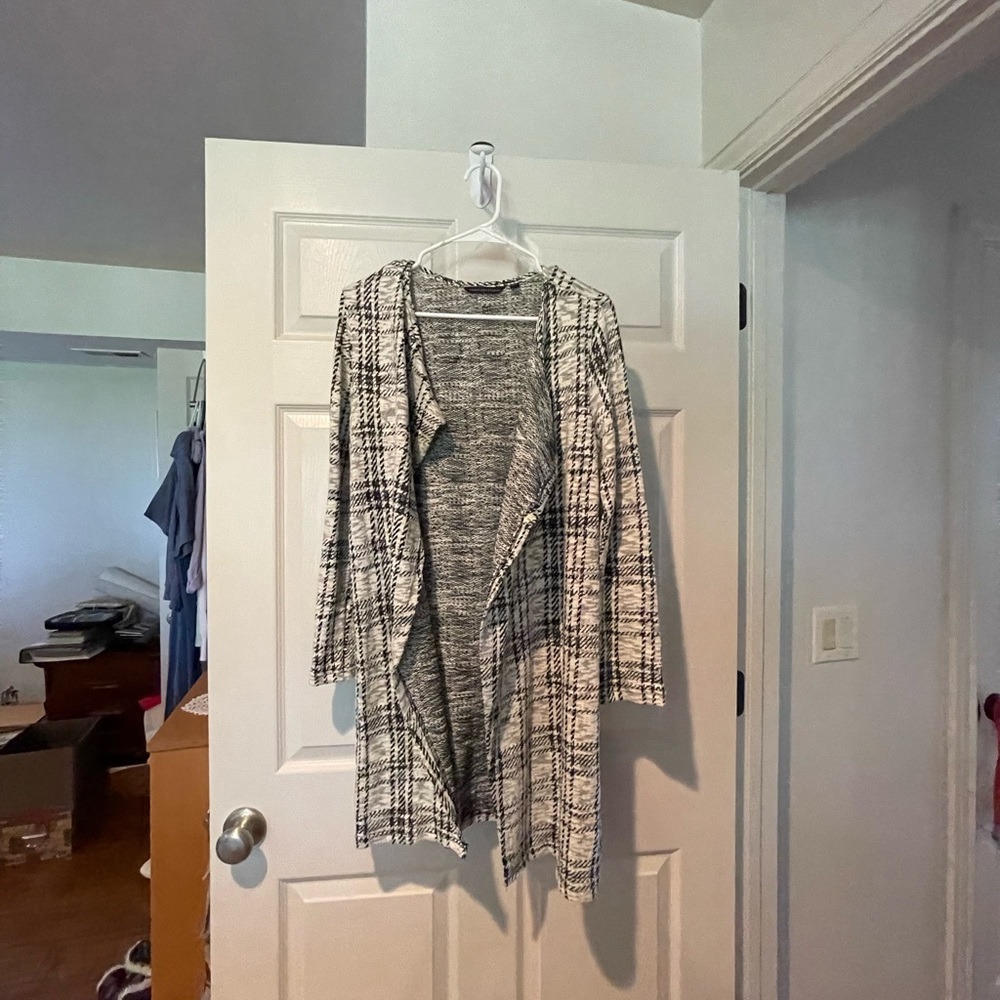 Cardigan - Picture 2 of 3